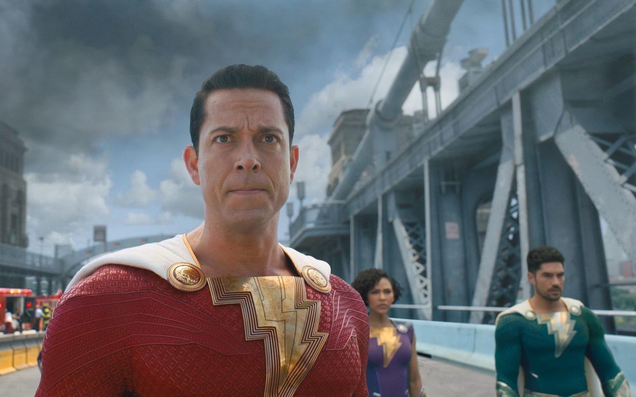 Im Gegensatz zum ersten Film konnte "Shazam! Fury of the Gods" nicht überzeugen. Hauptdarsteller Zachary Levi sieht die Ursache in den sozialen Medien. (Bild: 2021 Warner Bros. Entertainment)