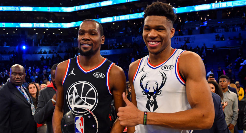 Si Giannis Antetokounmpo a fini meilleur marqueur du All-Star Game avec 38 points, c’est bien Kevin Durant qui a été élu MVP de la rencontre.