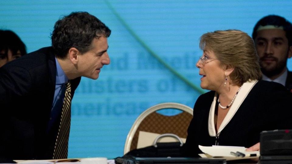 Andrés Velasco y Michelle Bachelet