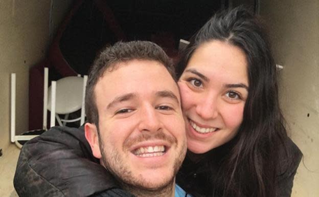 El hijo de Obregón y Lequio junto a su prometida, Francisca (Instagram).