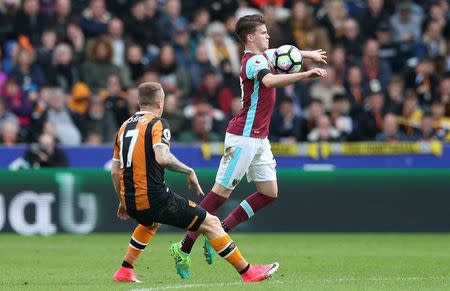Britain Soccer Football - Hull City v West Ham United - Premier League - The Kingston Communications Stadium - 1/4/17 West Ham United's Sam Byram in action with Hull City's Kamil Grosicki Reuters / Scott Heppell Livepic