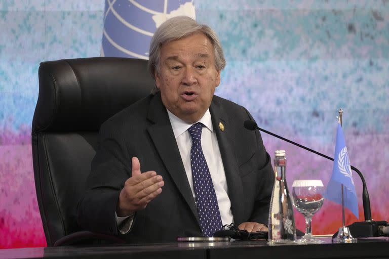 El secretario general de la ONU, António Guterres, en Jakarta, Indonesia. (AP/Dita Alangkara)