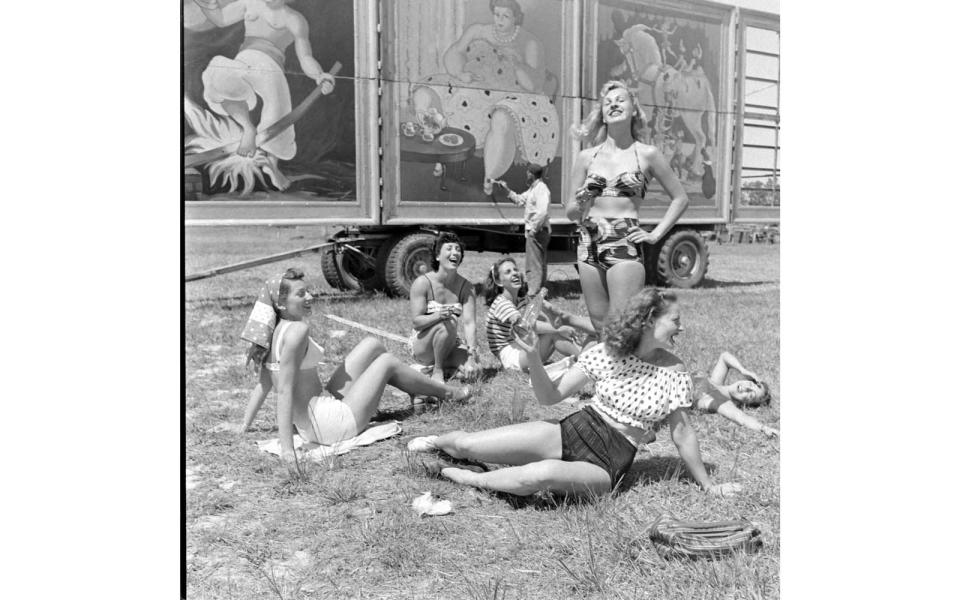 <p>Acrobats and performers take a break in Sarasota, Florida.</p>