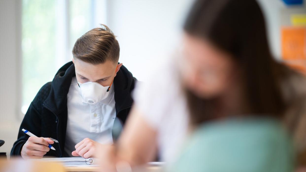 Schüler des Informatik-Grundkurses des Abiturjahrgangs am Carolus-Magnus-Gymnasium in NRW.