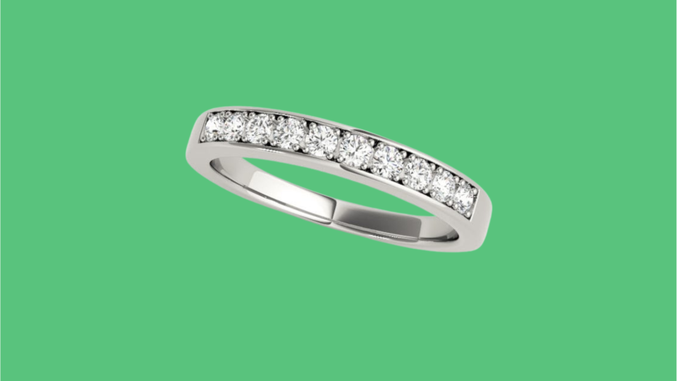 Shop the best jewelry gifts for your wife: Deca Diamond Ring