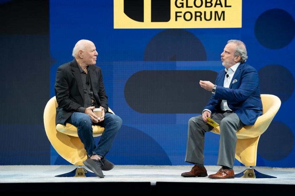 Barry Diller (left), chairman of Expedia Group, appeared at Skift Global Forum September 20, 2022 in New York City. Editor-in-Chief Tom Lowry interviewed Diller.  Neil van Niekerk / Skift