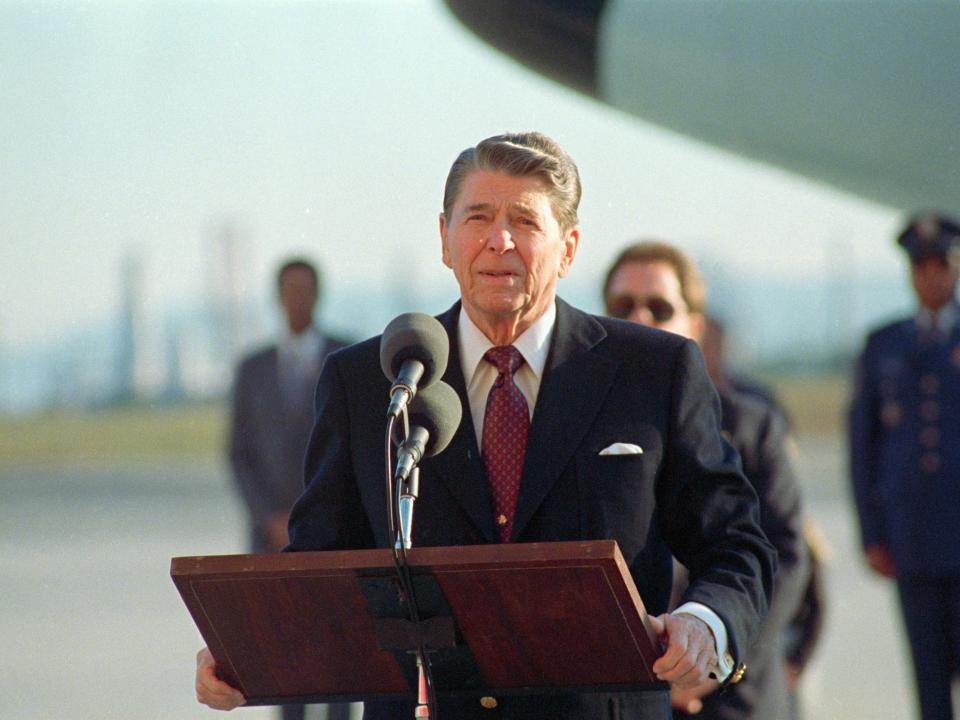 President Reagan pledges to catch who was responsible for the bombing of Pan Am Flight 103