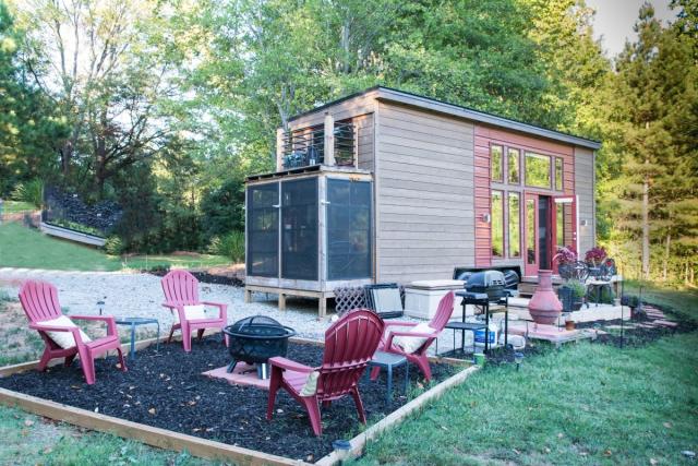 Janet Korff Tiny Cottage - Tiny Home Decorating Ideas