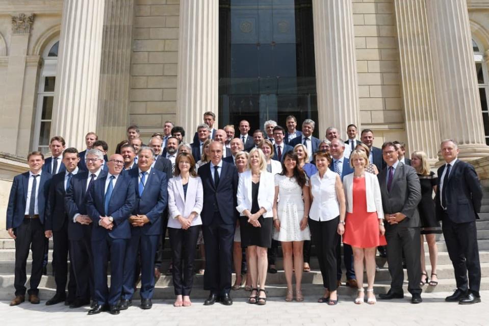 Le groupe LR devant l'Assemblée nationale le 26 juin 2022 - Alain JOCARD / AFP