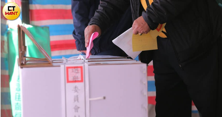 台中第2選區洛泉里開票爆出爭議。（圖／CTWANT攝影組）