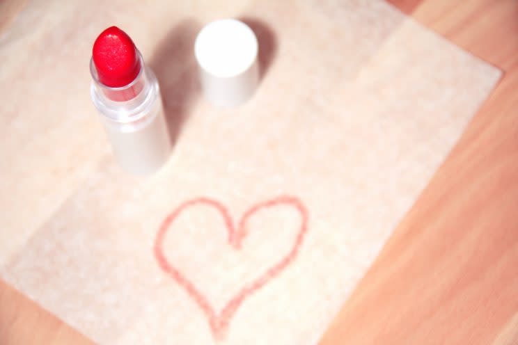 A male chiropractor has invented a labia sealing lipstick to hold in your period blood [Photo: Breakingpic via Pexels]