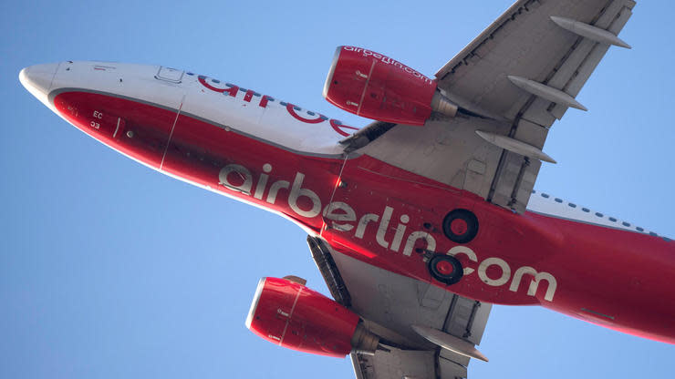 Negativ-Rekord bei Air Berlin: Die Fluggesellschaft hat im vergangenen Jahr 782 Millionen Euro Miese eingeflogen. Der neue Chef, Thomas Winkelmann, steht bei der Rettung vor eine Mammutaufgabe.