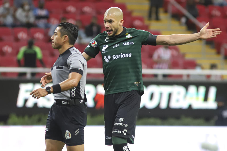 Revelado pelo Botafogo, Dória conquistou a torcida no México e trocou de nacionalidade.