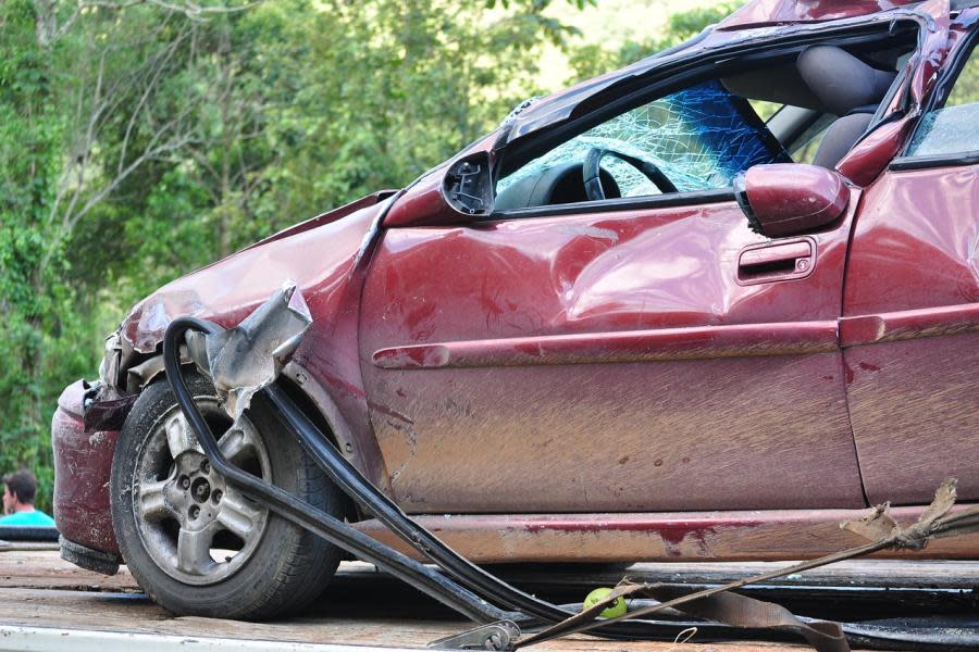 Muere mujer mientras conducía y causa accidente vial en colonia El Porvenir 