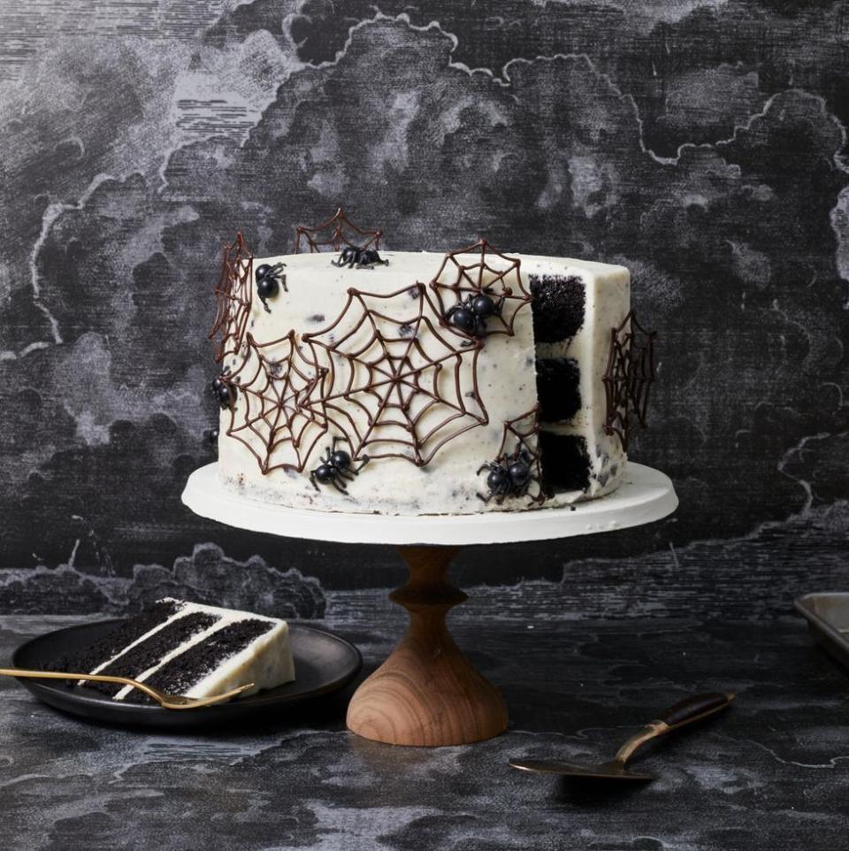 33 Spooky Halloween Cakes That'll Sweeten Up Your Party