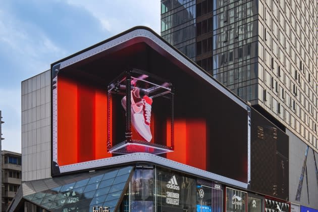 3D billboards to celebrate the reveal of the Louis Vuitton and