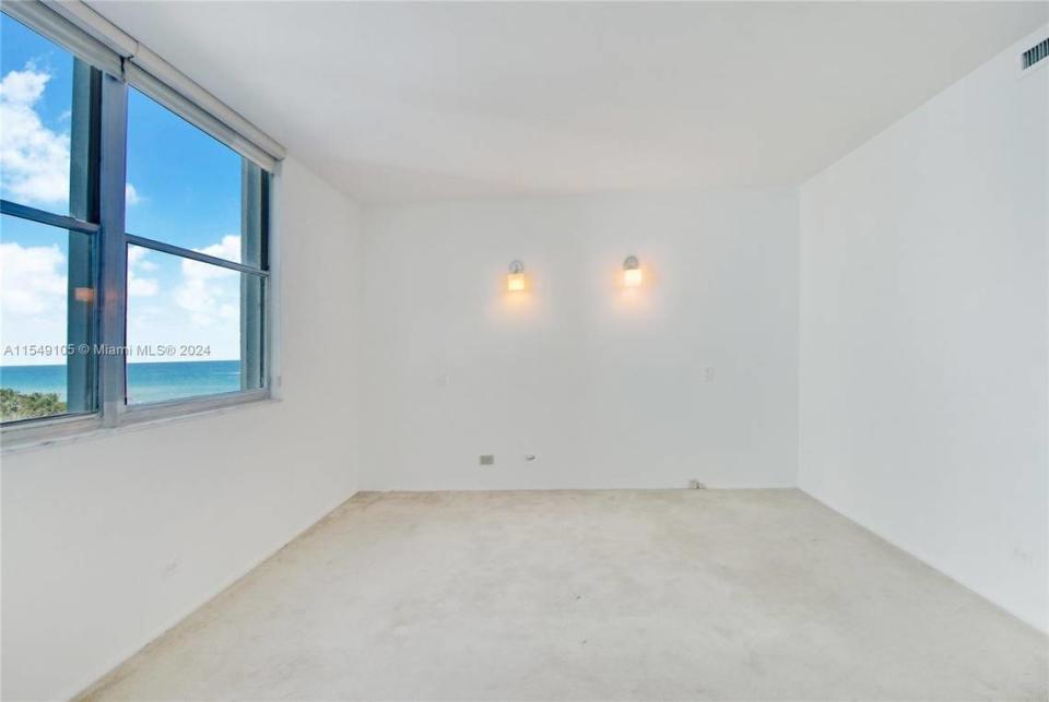 ¿Le gusta el mar? El apartamento de Mid-Beach tiene un dormitorio individual con vistas laterales a la playa.