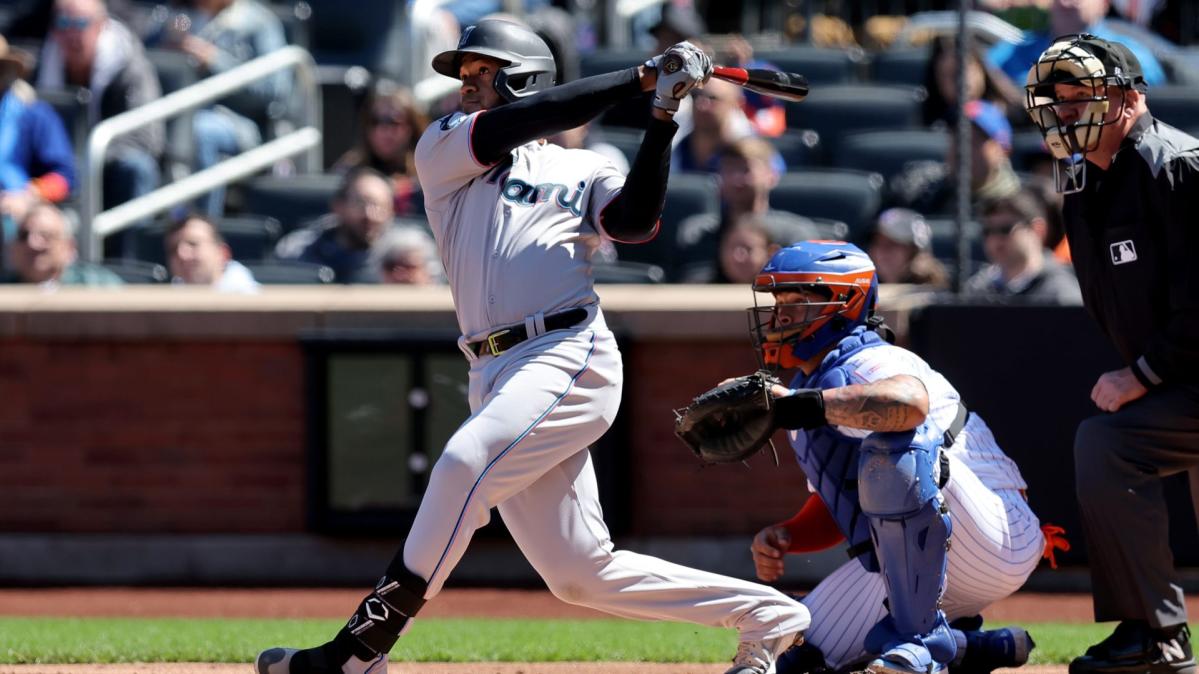 Marlins' Jean Segura flips bat after breaking up no-hitter with single