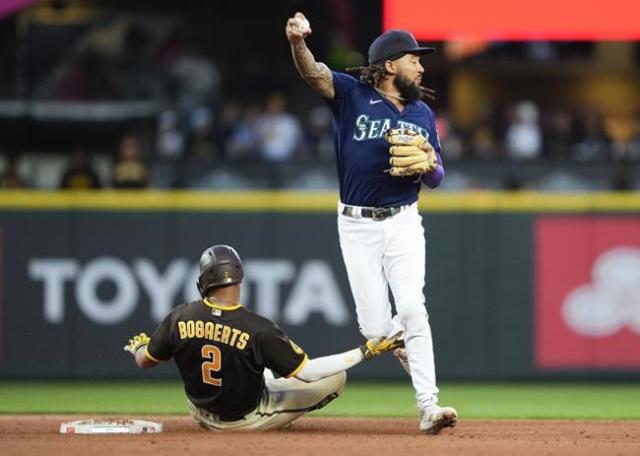 Raleigh hits go-ahead homer, Hancock shines in MLB debut as Mariners beat  Padres 6-1 - ABC News