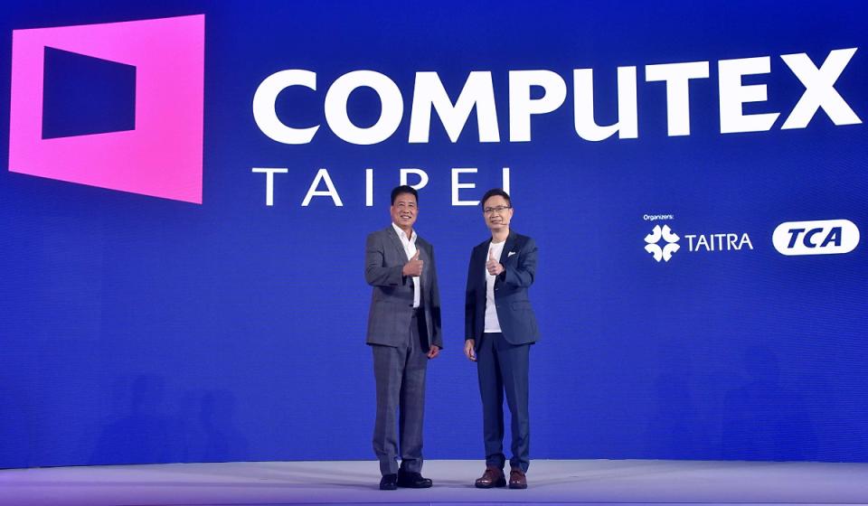 COMPUTEX TAIPEI 2023於5月30日至6月2日舉行。左為台北市電腦公會理事長彭双浪，右為貿協董事長黃志芳。（圖：貿協提供）