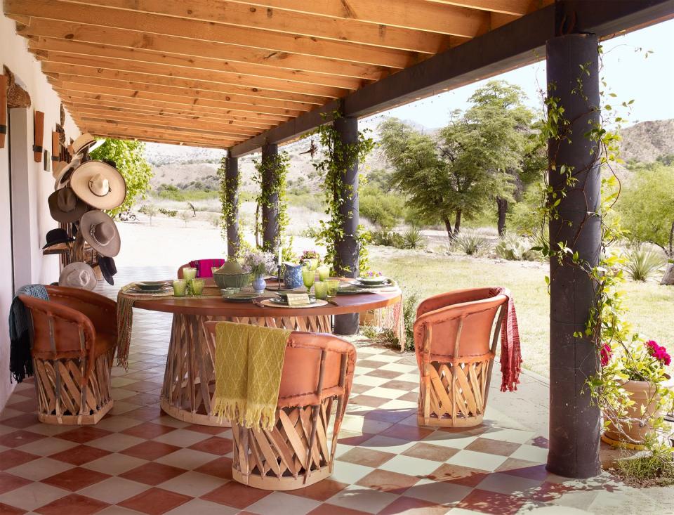 Idyllic Dining Porch