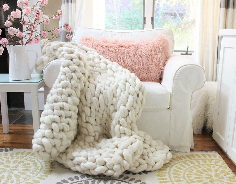 Chunky Arm Knit Throw