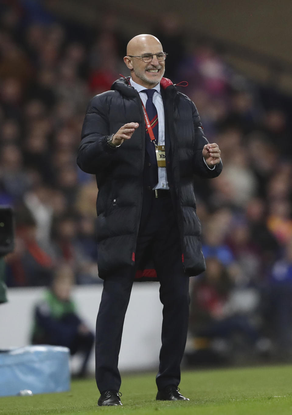 Spain coach Luis de la Fuente reacts during the Euro 2024 group A qualifying soccer match between Scotland and Spain at the Hampden Park stadium in Glasgow, Scotland, Tuesday, March 28, 2023. (AP Photo/Scott Heppell)