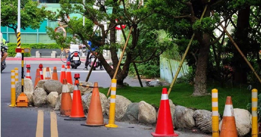 彰化縣員林火車站後站新生路116巷私人道路，最近出現「庭園路霸」奇觀。（圖／報系資料照）