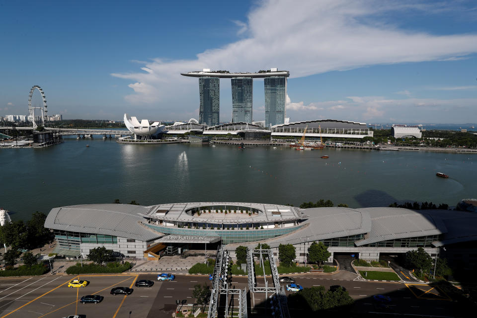 A view of the One Fullerton and Marina Bay Sands in Singapore. (Photo:REUTERS/Edgar Su)