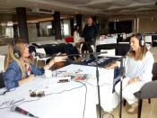 <p>Lo cierto es que, tras confirmar el fin de su matrimonio, Vivi dedica sus días a su programa diario, ‘Vivi en la radio’, el cual se emite cada mañana por <em>AM 950 Belgrano</em>. <em>– Foto: <a rel="nofollow noopener" href="https://twitter.com/AM950Belgrano" target="_blank" data-ylk="slk:Twitter/AM950Belgrano;elm:context_link;itc:0;sec:content-canvas" class="link ">Twitter/AM950Belgrano</a></em> </p>