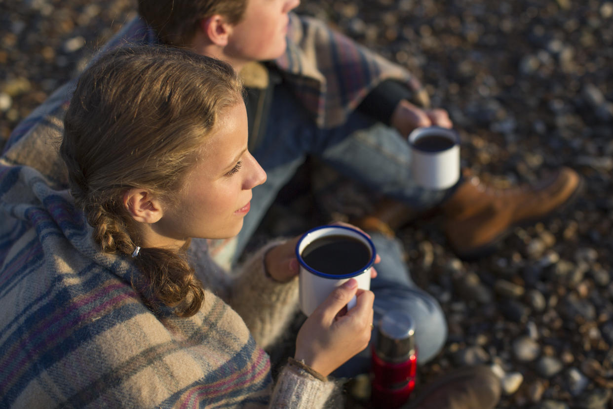 Para esos viajes al campo o una caminata incluso al parque, un buen café es revitalizante/Getty Images.