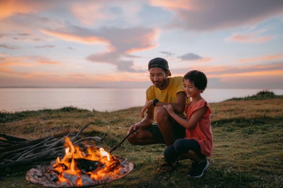 father daughter campfire