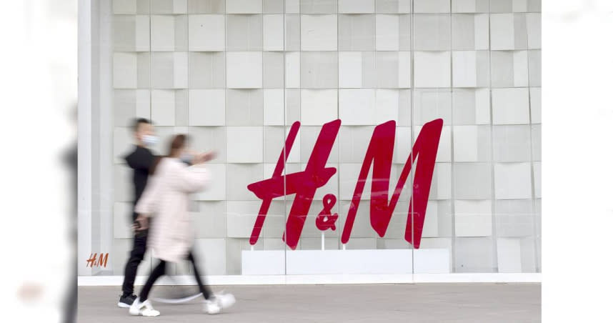 H&M受成本飆升以及消費者信心疲弱影響，Q4營業利潤僅8.2億瑞典克朗（約台幣24億），遠低市場預期。（圖／報系資料照）