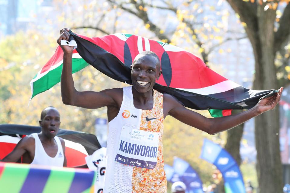 8) Geoffrey Kamworor Breaks Half Marathon World Record
