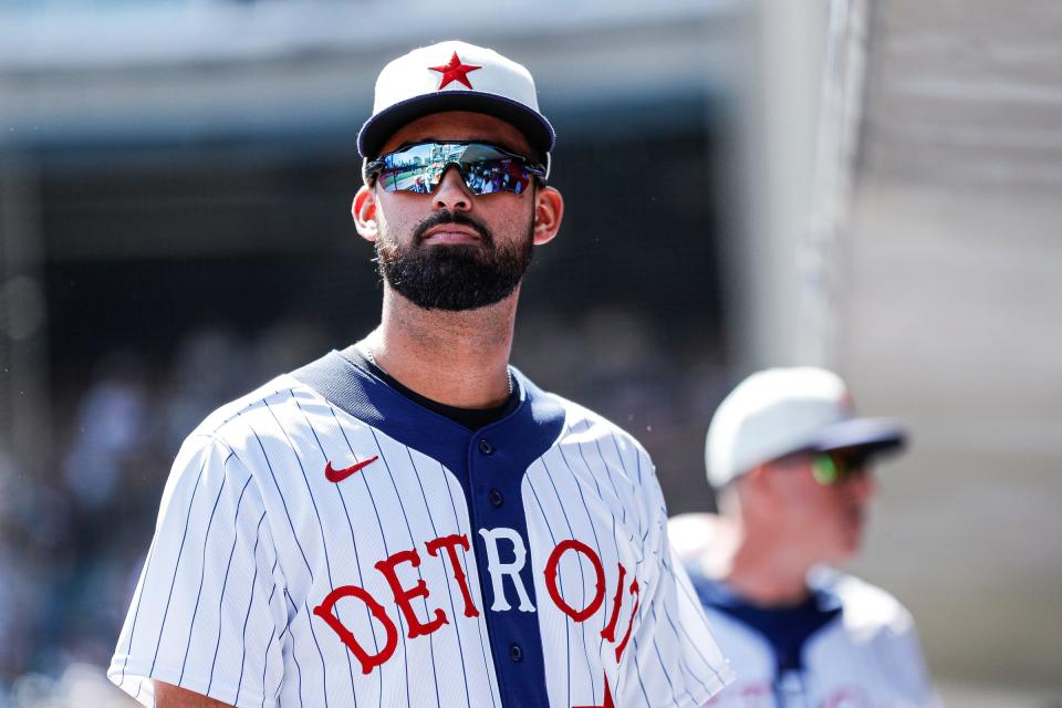 No offense, Riley, but the shades really aren't faithful to the Detroit Stars look.