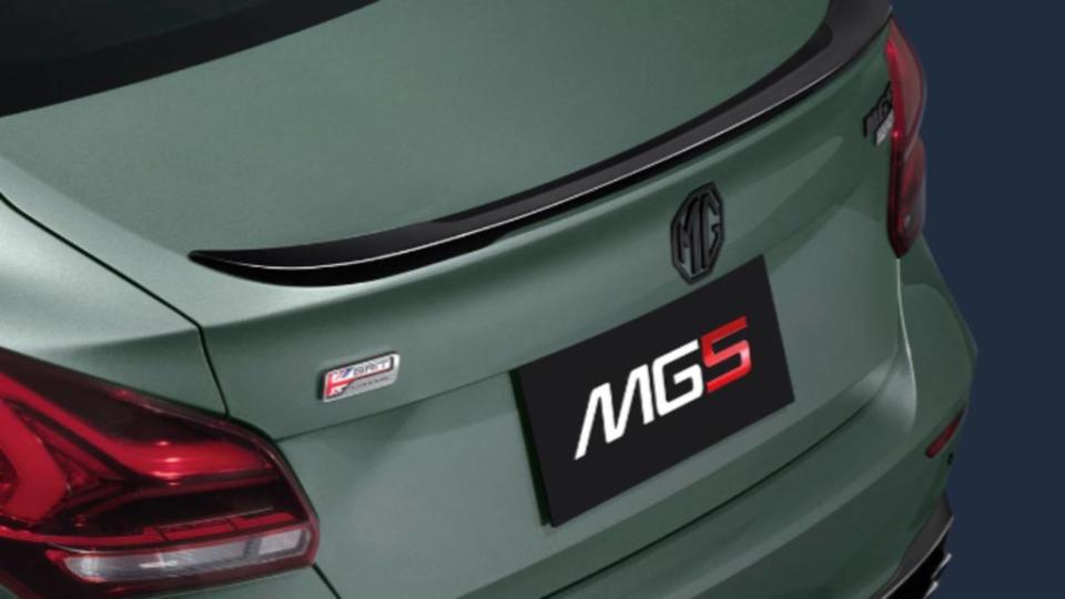 MG5 Pro在X版本還配備運動化黑色鴨尾。(圖片來源 / MG)