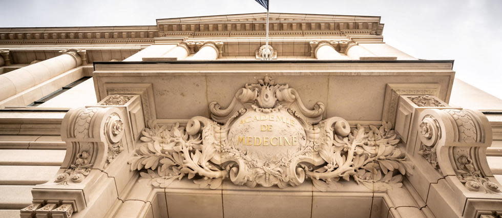 La façade de l'Académie de médecine, à Paris.
