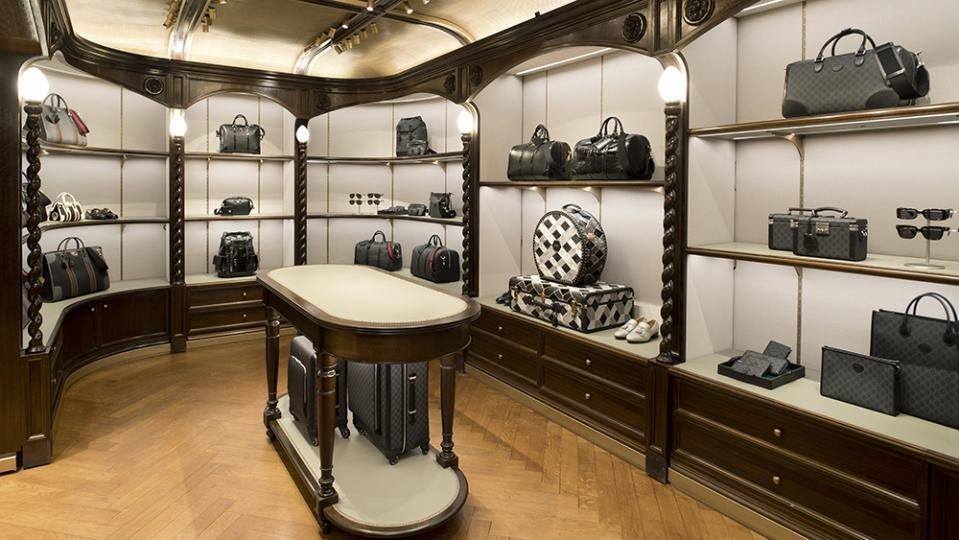 Gucci Valigeria Paris store black-and white-bag offerings