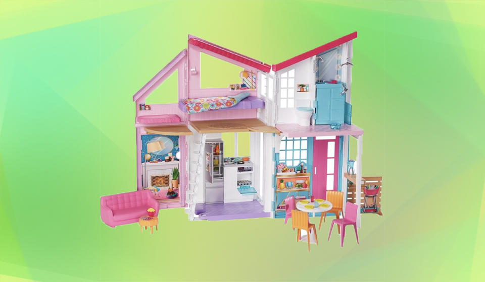 Barbie's Malibu place. (Photo: Walmart)