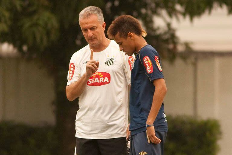 Otros tiempos: Dorival junto a Neymar en 2010