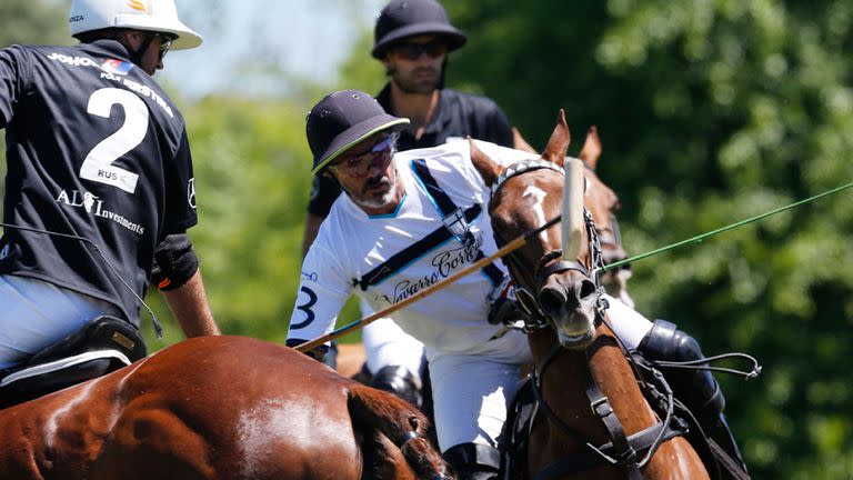 Mariano Aguerre, jugador de La Esquina-Los Machitos, enfrentó a Ellerstina, equipo en el que es entrenador