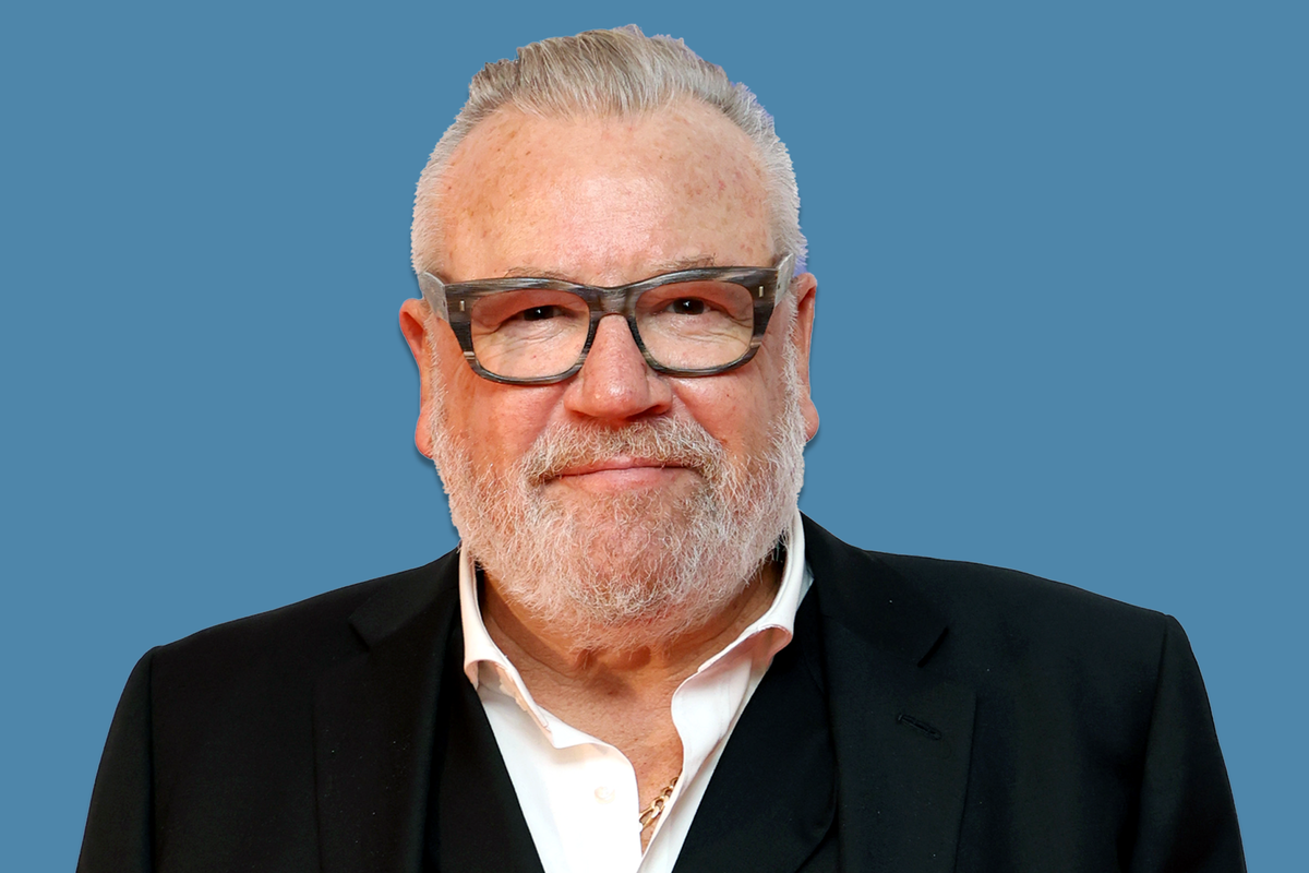 Ray Winstone: “No hay necesidad deandar con esa actitud pretenciosa. Todos acabamos en el mismo agujero”.  (Getty)