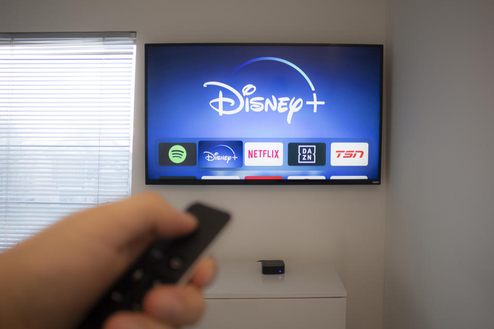 Disney+ kommt ab jetzt mit Warnhinweisen bei einigen der alten Klassiker. (Bild: Getty Images)