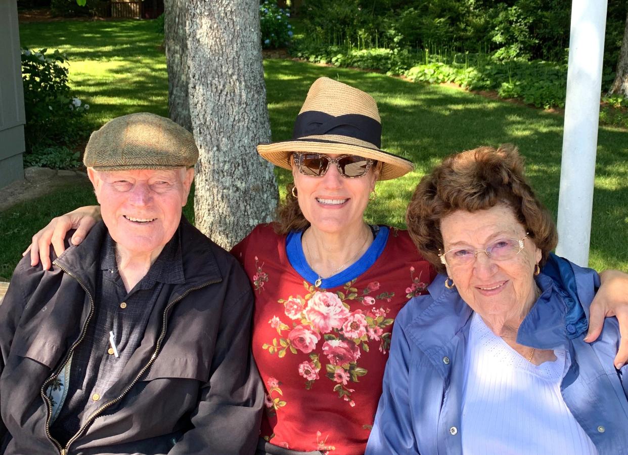 Janet Meckstroth Alessi with her parents, Spencer and Anna, in 2019.
