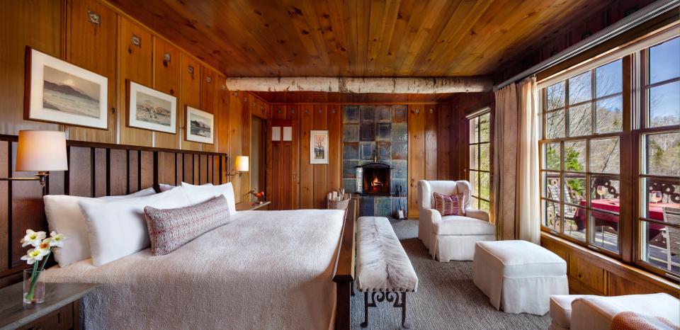 One of Twin Farms' standalone cottages, Chalet, is tucked into the edge of a ski slope with stunning mountain vistas.
