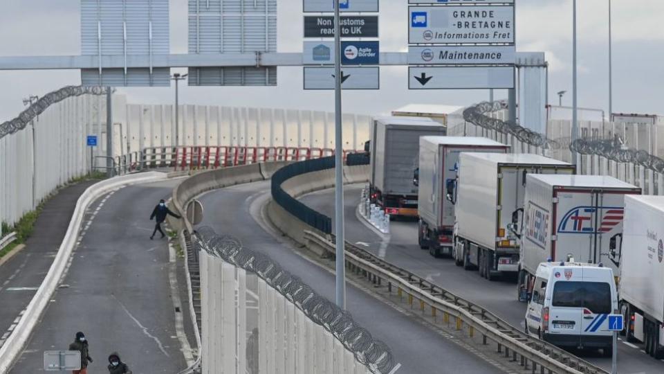 Camiones en la frontera entre Reino Unido y Francia.