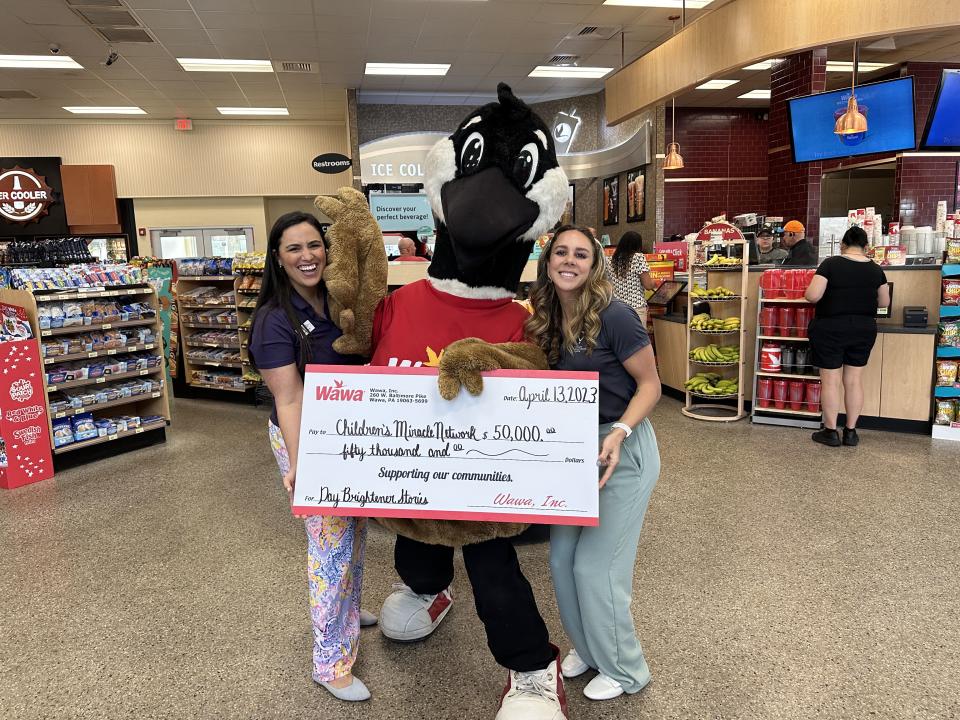 The Clermont location had a “day brightening” with a $50,000 check presentation to Children’s Miracle Network Hospitals and a ceremonial coffee pour.