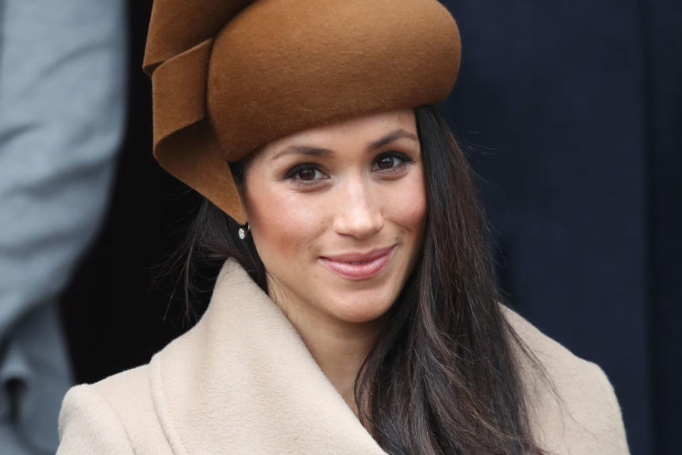 Meghan Markle impressionne avec son manteau à $1,695 (1 100 EUR) à l’occasion du service de Noël