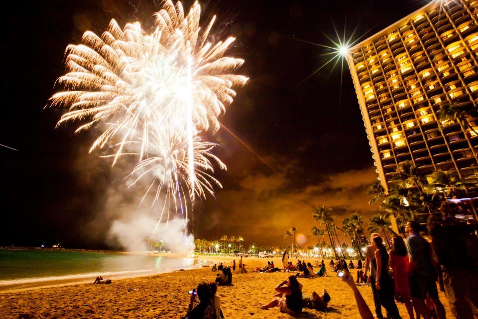 Hawaii, the last U.S. state to celebrate New Year’s, does it with a bang. The action starts on Waikiki Beach with an announcement shot at 11:55 p.m., and one pyrotechnic display every minute until midnight. Then the fireworks begin.