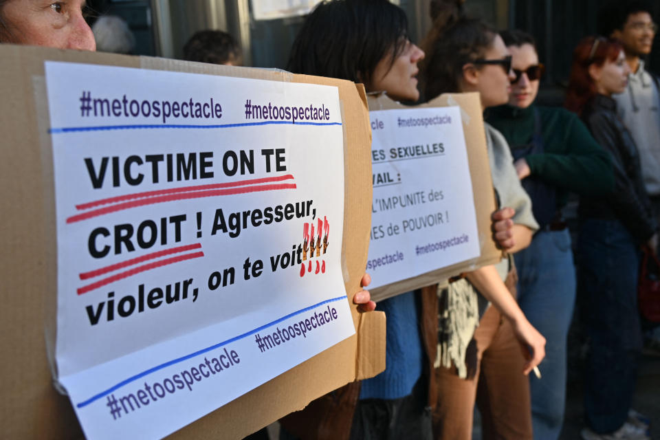 En una protesta contra Gérard Depardieu en abril de 2023 al norte de Francia se podían leer carteles como este que dice: 